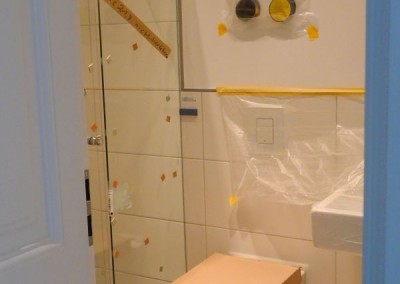 Gäste-WC mit eingebauter Sanitärkeramik